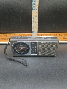 SANYO RPM-C5 AM/FM 2 BAND QUARTZ CLOCK RADIO ALARM W/ ANTENNA & STRAP WORKS. - Picture 1 of 6