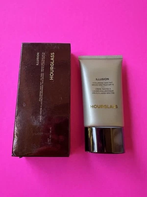 Ampulheta Illusion base de tonalidade de pele hialurônica NUDE SPF 15 NOVA NA CAIXA - Imagem 1 de 3