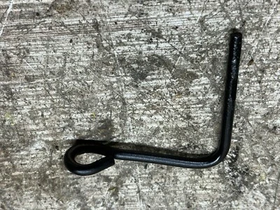 JOHN DEERE 120 140 300 312 314 316 317 REAR PTO BELT GUIDE M47337 NLA John Deere - Image 1 of 2