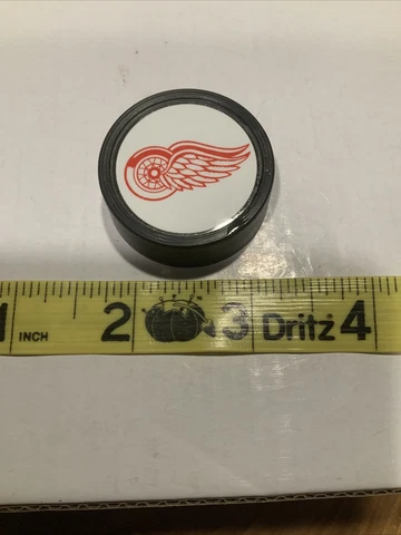 Vintage Detroit RedWings Hockey Puck Magnet NHL Cover