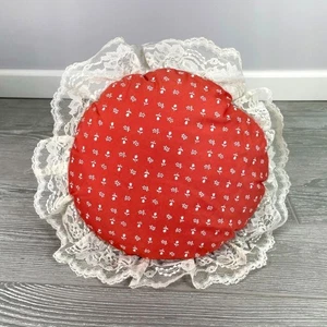 Cuscino vintage rosso bruciato arancione 9" tondo bianco motivo floreale bordo pizzo - Foto 1 di 10