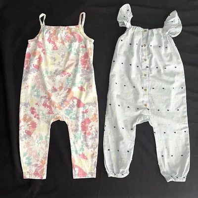 批量 2 件 H&M 学步儿童 女孩 尺寸 2T 连身裤 领带 染料和瑞士圆点条纹 — 第 1/4 张图片