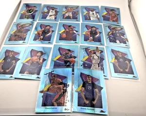 Lotto 17 carte - 2024-25 Topps Finest Basketball rifrattore blu cielo Cade/Kyrie/Paul - Foto 1 di 3