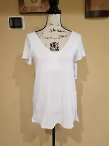 NEW Athleta Essence White Built in Bra Support Tee Top V-Neck Size M - Picture 1 of 6