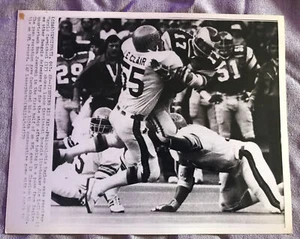 NFL Philadelphia Eagles Harold Carmichael #17 Press Photo Black & White 8 x 10 - Picture 1 of 5