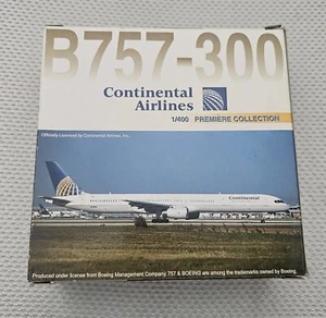DW 1:400 scale die-cast model Continental B757-300 #55453 - Picture 1 of 4