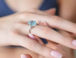 10K White Gold Blue Topaz Ring With Diamond Accents Size 7.25 Estate - Picture 1 of 12
