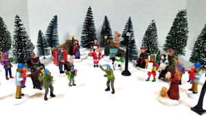 Dorf Miniatur Winter Wonderland Weihnachten im Park 55 Teile - Bild 1 von 13