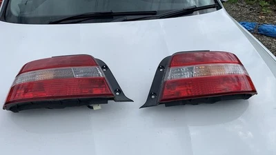 Juego de lámpara trasera izquierda derecha TOYOTA Mark II GX100 Chaser Foto 1 de 4