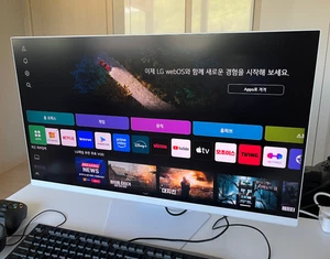 LG 32G810SAW Ultra Gear / Gaming Monitor / 32" / 4K UHD IPS 144Hz 1ms GtG - Picture 1 of 1