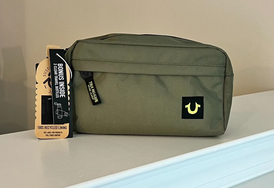 NUEVO TRUE RELIGION Kit Doble de Viaje para Hombres Bolso sin asas con cremallera con botellas Negro o Verde Foto 1 de 1