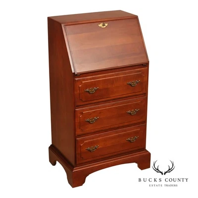 Recepción J.B. Van Sciver Co. Estilo Colonial Cereza Inclinación Estrecha Foto 1 de 4