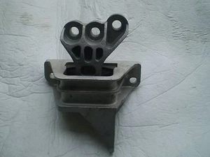 SUPPORTO MOTORE LATO CAMBIO -ENGINE SUPPORT 51922271 FIAT VIAGGIO T-JET - Imagen 1 de 2