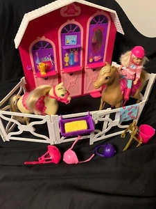 Mattel Barbie Schwestern Stall und Pferde - Bild 1 von 9