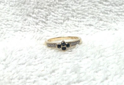 Anel feminino de ouro amarelo 10kt com pedra preciosa azul e diamante - Imagem 1 de 4