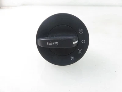 Interruttore luce DAF 400-Series 428-435 2018 2188714 CZM209317 - Immagine 1 di 4