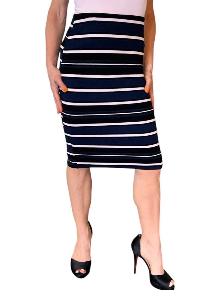   Falda Zara Trafaluc ceñida al cuerpo azul tejida elástica lápiz rayas 5039/287  Foto 1 de 4