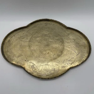 Vintage Brass Tray Scalloped Edge Etched Asian Couple Garden 13.5” x 10” - Imagen 1 de 11