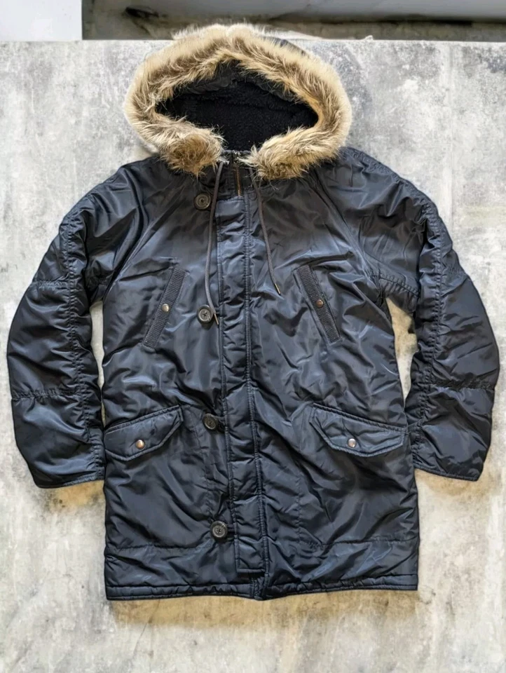 Chaqueta parka militar para mujer J.CREW pequeña negra con ribete de piel sintética aislante Foto 1 de 4