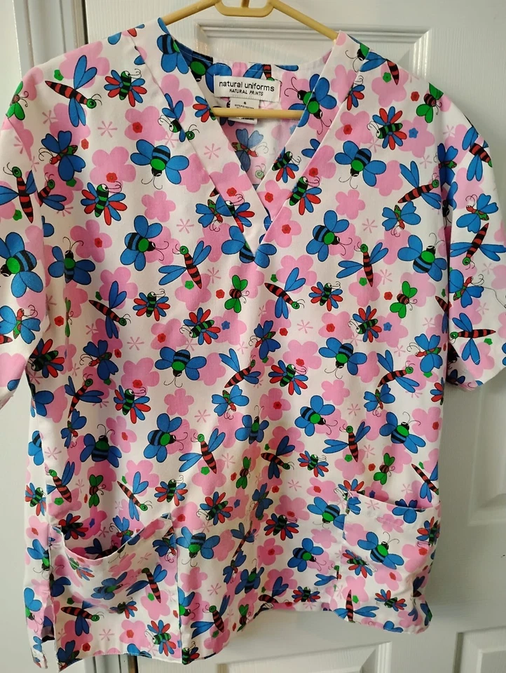 Natural Uniforms 2 Pocket Dragonfly/Bumblebee Scrub Top Size S (Fits LARGE) - Image 1 of 1