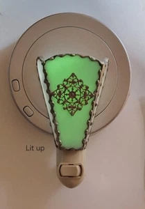Plug in Wall Night Light Stained Glass Victorian Design Green - Picture 1 of 3