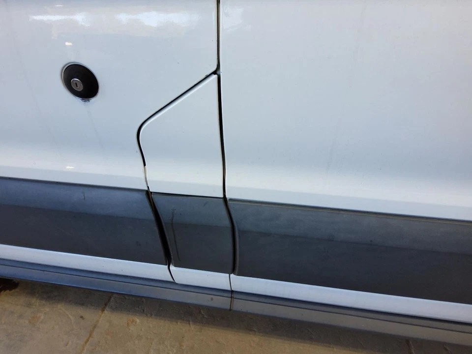 Ford Transit-350 2016 Fuel Filler Door 504422 Foto 1 de 1