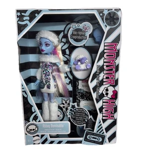 Monster High Abbey Bominable Boo-riginal Creeproduction Fashion Doll - Foto 1 di 3