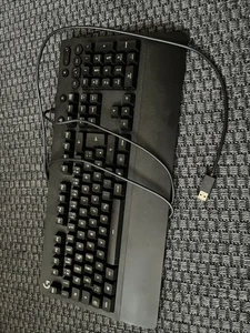 Logitech G213 QWERTY Prodigy RGB Gaming Tastatur - Schwarz - 920-008091 - Bild 1 von 1