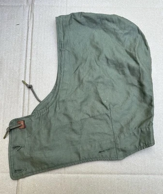 Original WWII US M43 Field Jacket Hood Size Medium - Image 1 of 4