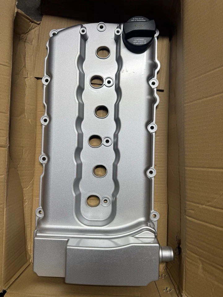 Cubierta válvula motor Volkswagen CC 3.6L 2009-2016 Nº03H103429L Foto 1 de 2