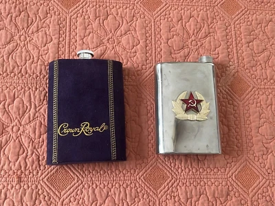Dos frascos de 8 oz, ss: Crown Royal con funda púrpura y emblema ruso de martillo/hoz Foto 1 de 4