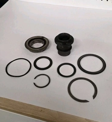 Buje de embrague con anillos a presión Toyota Supra Mk3 87-92 R154 Foto 1 de 4