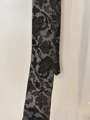 River Island Men’s Tie - Image 1 of 4