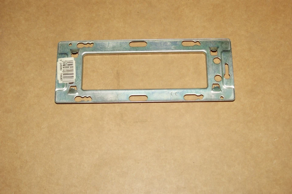 Legrand Mosaic  Support Réf:  74806 horizontal 3 modules - Photo 1/1