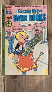 Richie Rich Bank Books Harvey World Comic #33 Jan 1978 - Picture 1 of 3