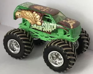 Hot Wheels Monster Jam Smash-Squatch Custom 1:64 Truck Rare HTF *READ OOAK - Picture 1 of 9