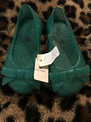 Nuevos planos de ballet Baby Gap verde azulado con arco brillante talla 5 Foto 1 de 4