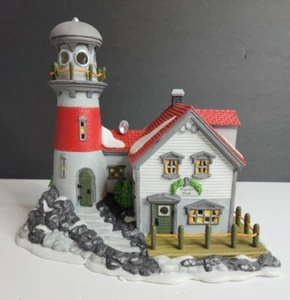 Dept 56 New England Village Series Lighted 1994 Pigeon Head Lighthouse 5653-7 - Bild 1 von 11