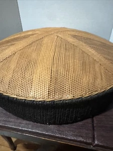Intrincado sombrero de mimbre/cordel tejido de campo de arroz asiático oriental abovedado de colección años 1950/60 - Imagen 1 de 12