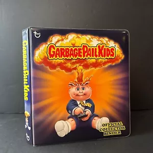2013 GARBAGE PAIL KIDS ADAM BOMB PURPLE BINDER OFFICIAL COLLECTOR EDITION RARE - Picture 1 of 2