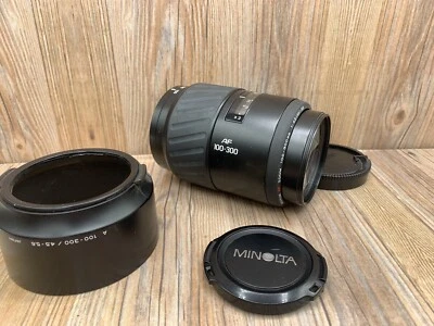 Minolta Maxxum AF 100-300mm f4.5-5.6 Lens 100-300. 1:4.5(32)-5.6 Japan - Image 1 of 4