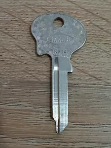 Chiave d'epoca Errebi NE12 vuota vecchia auto per Volvo - Foto 1 di 2