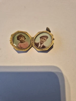 ALTE VERGOLDETE METALL MEDAILLONS MIT STRASS - Bild 1 von 4