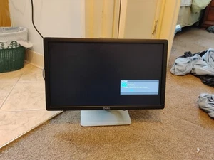Dell 20" LCD Monitor 1600x900 DVI VGA S-Video Composite W/STAND 0W5HWR Wide - Picture 1 of 21