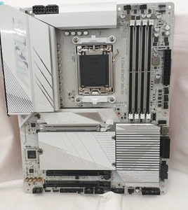 GIGABYTE X670E AORUS PROX MOTHERBOARD - Picture 1 of 9