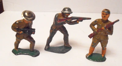 Lote de 3 soldados de juguete Barclay Manoil *FIGURAS DEL EJÉRCITO DE INFANTERÍA* ropa de juego y casco MSG Foto 1 de 4