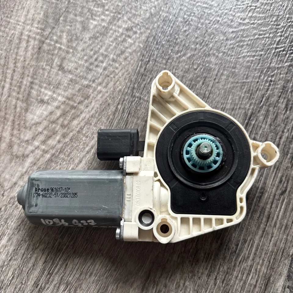 2008-13 Infiniti G37 Coupe Front Right Passeng Window Motor Regulator 961619 OEM - Image 1 of 4