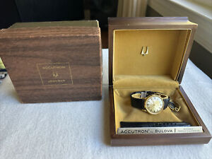 Vintage Bulova Accutron W/14k Gold Case Watch New Battery, Running 👍