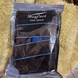 DOUFURT Ginocchiera con Stabilizzatori Laterali per Menisco Strappo Ginocchio Dolore ACL Medium - Foto 1 di 7