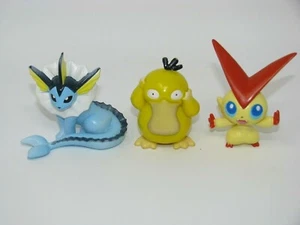 Vaporeon Psyduck Victini Pokemon Figur Lot (3) Tomy Monster Sammlung 1,6-1,8" - Bild 1 von 6